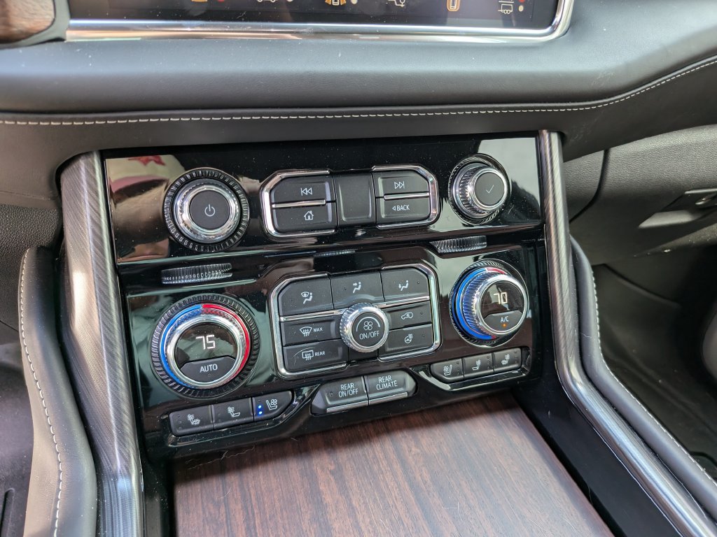 Used 2024 GMC Yukon Denali Ultimate AWD/4WD image 30