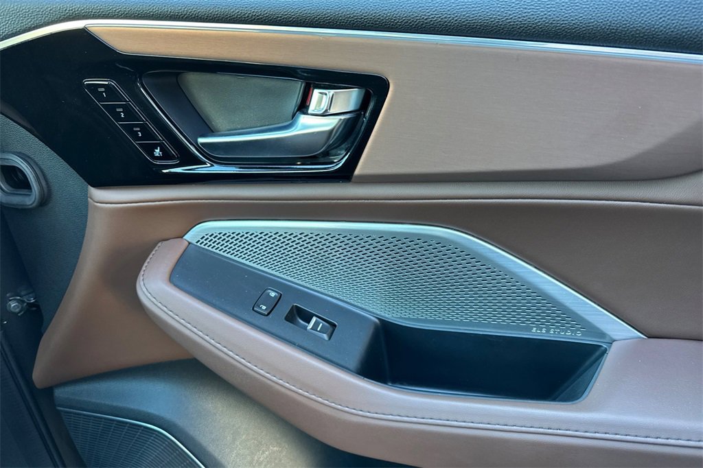 Certified 2023 Acura MDX FWD w/ Technology Package image 23