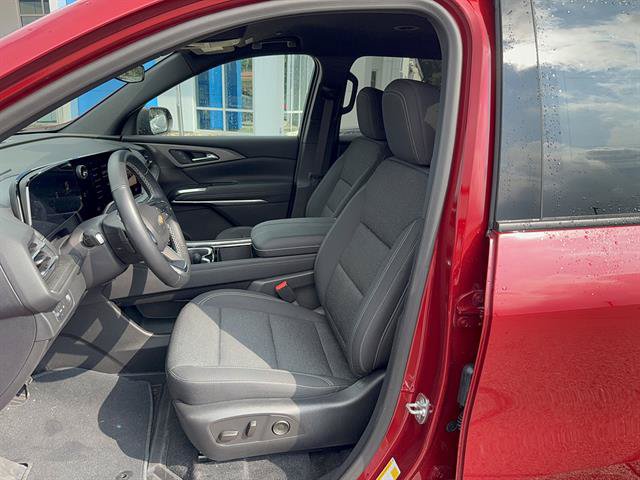 Certified 2025 Chevrolet Traverse LT w/ Driver Confidence Package FWD image 10
