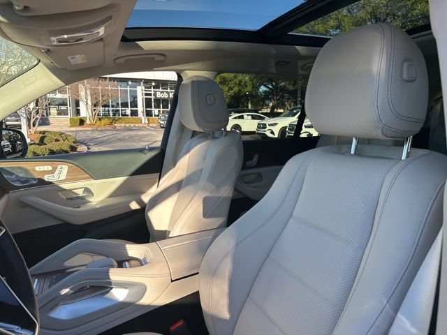 Used 2026 Mercedes-Benz GLS 450 4MATIC image 10