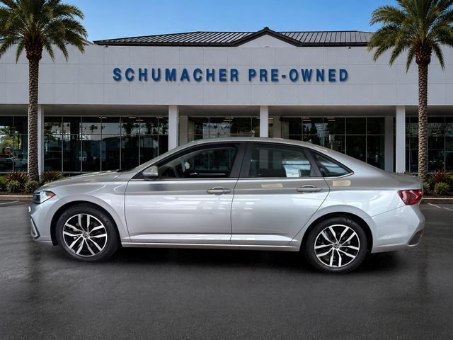 Certified 2026 Volkswagen Jetta SE FWD image 4