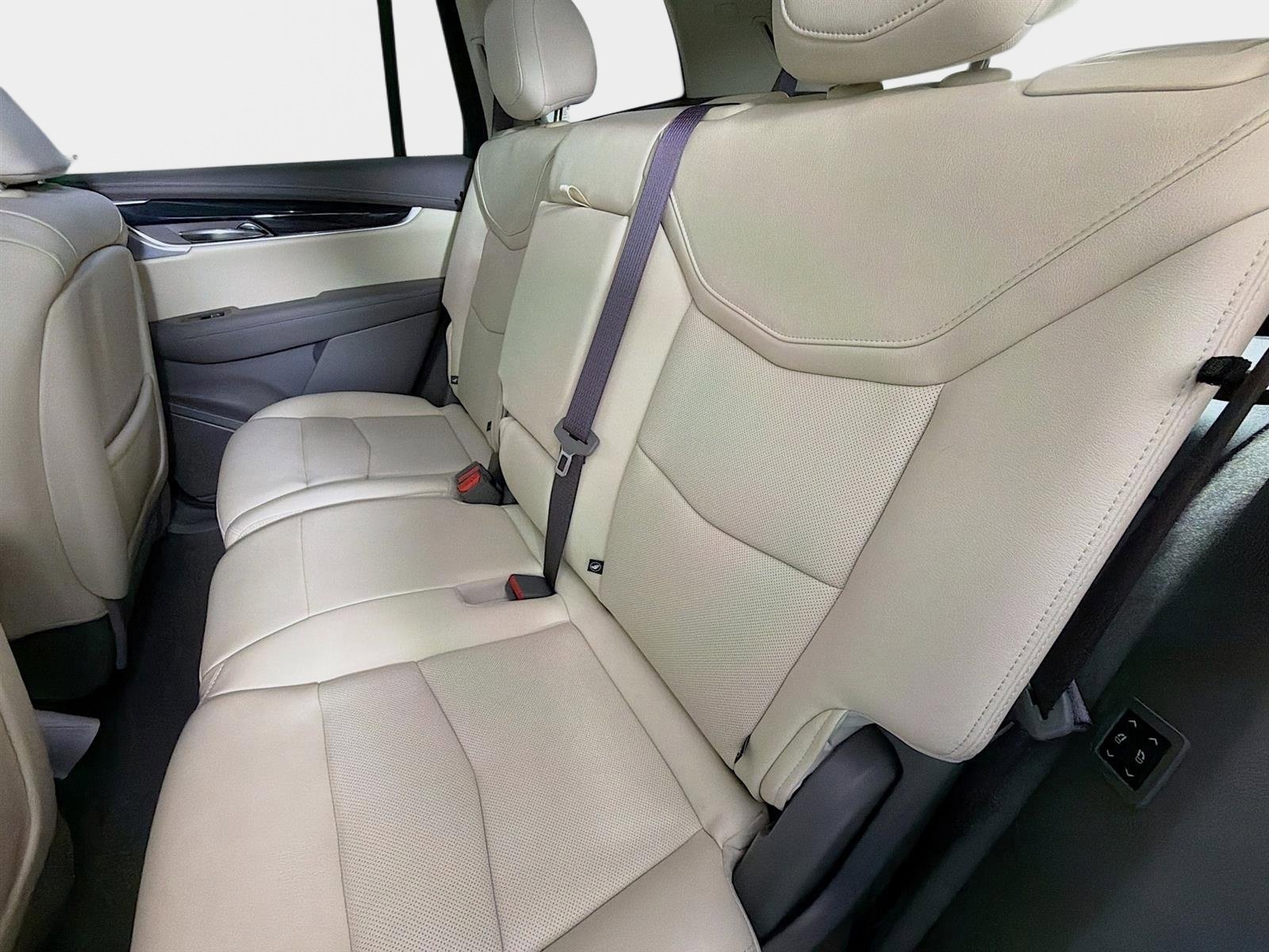 Used 2023 Cadillac XT6 Premium Luxury image 25