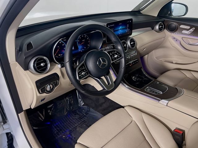 Used 2021 Mercedes-Benz GLC 300 4MATIC w/ Premium Package image 11