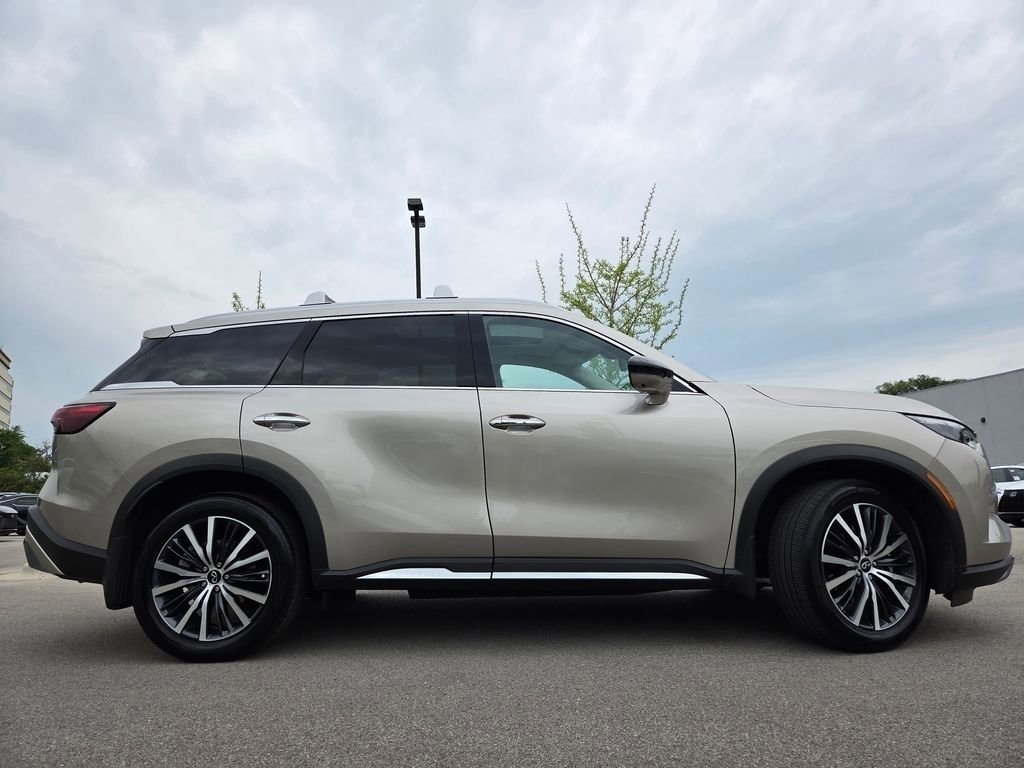 Used 2025 INFINITI QX60 Sensory w/ Vision Package AWD/4WD image 31