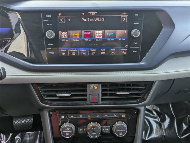 Used 2024 Volkswagen Taos SE image 15