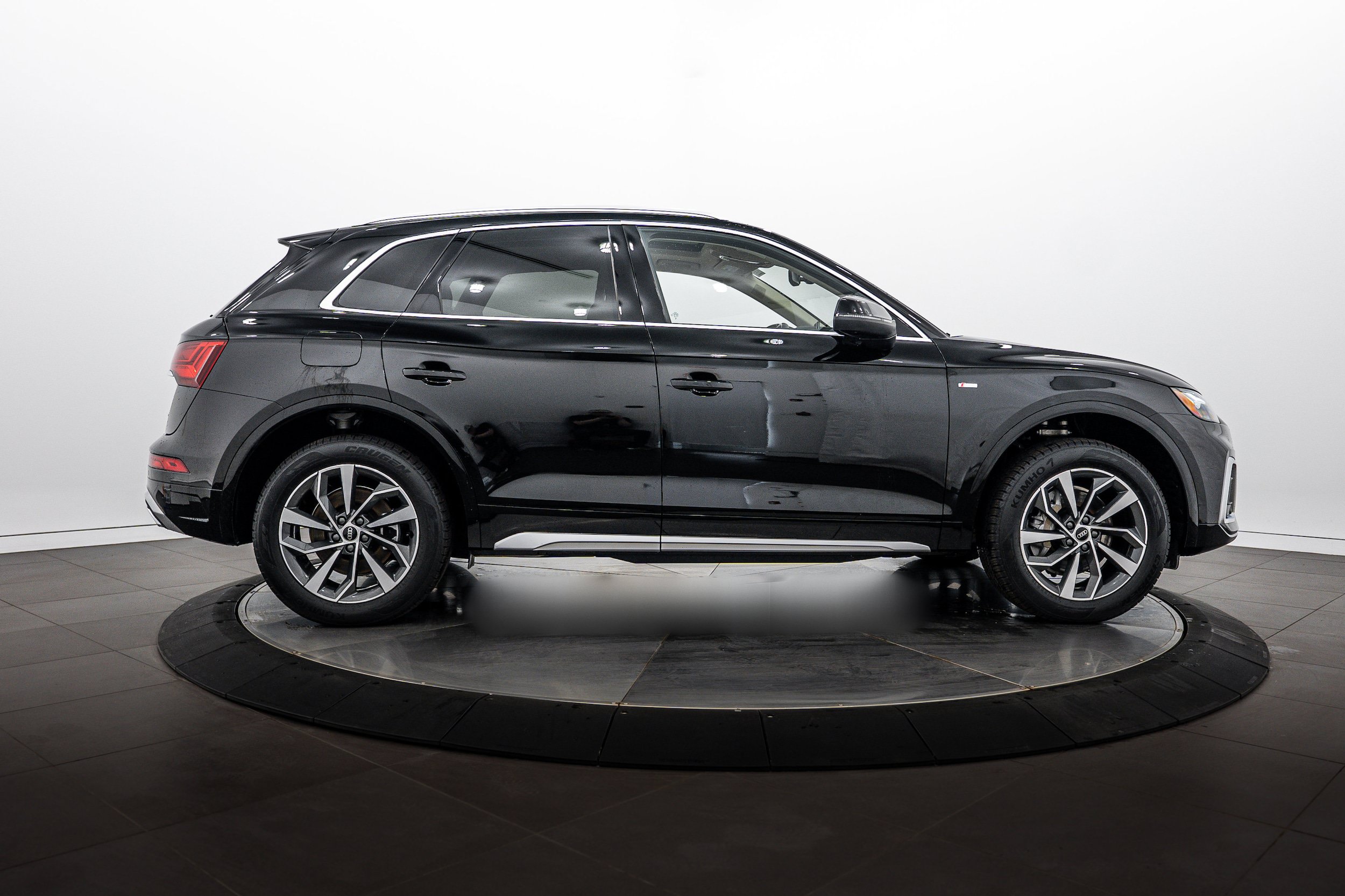 Certified 2023 Audi Q5 2.0T Premium Plus w/ Premium Plus Package AWD/4WD image 3