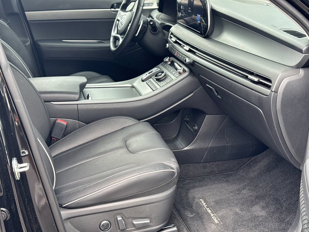 Used 2025 Hyundai Palisade SEL FWD image 16