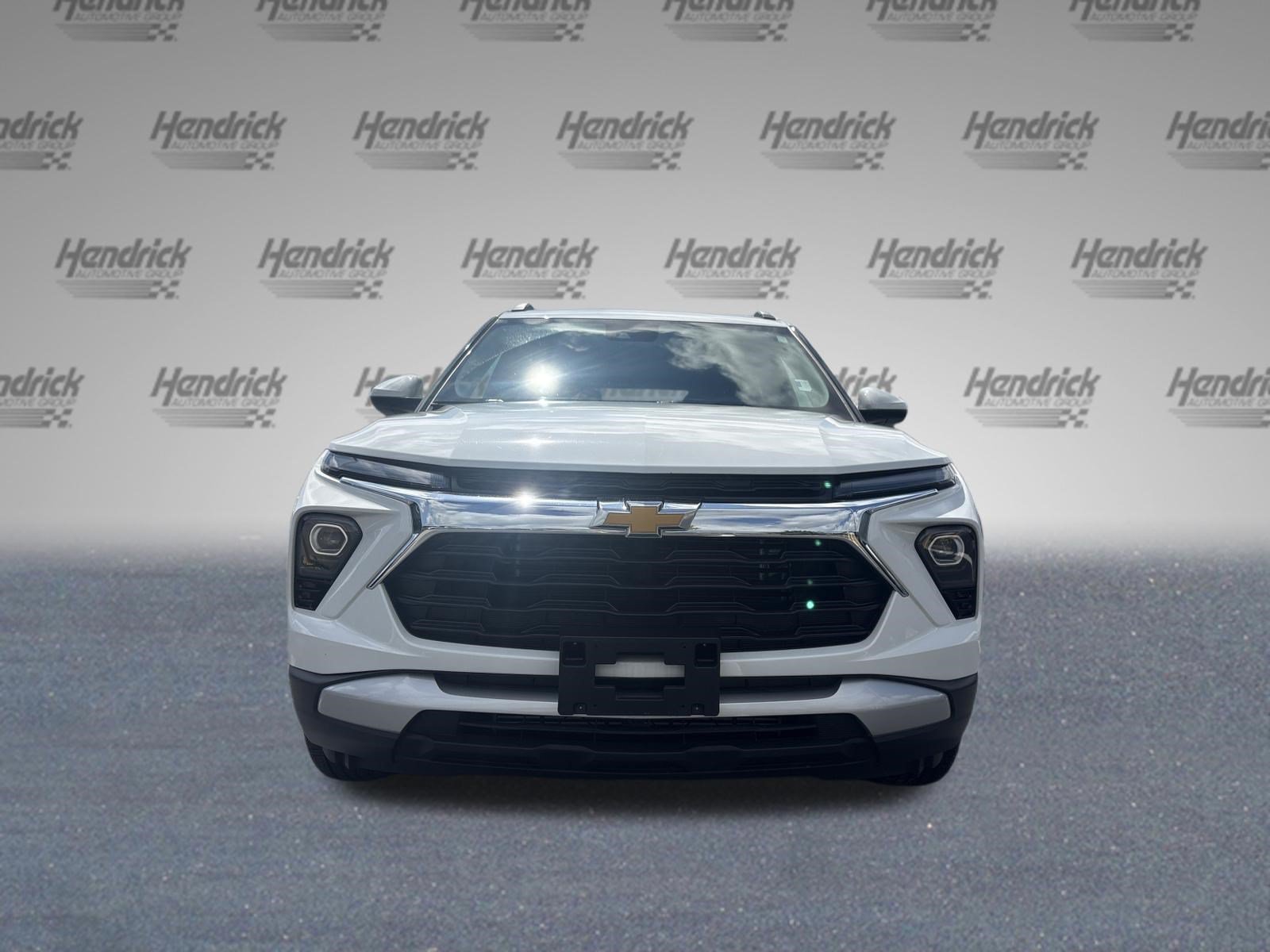 Used 2025 Chevrolet TrailBlazer LT FWD image 3