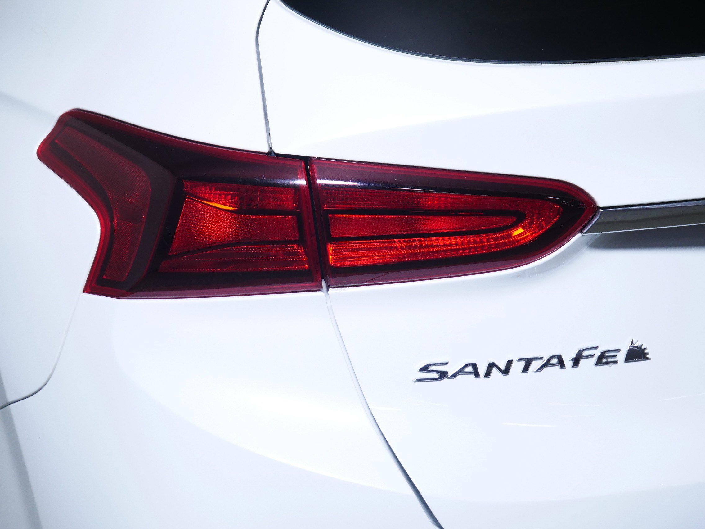 Used 2020 Hyundai Santa Fe SE w/ Cargo Package AWD/4WD image 17