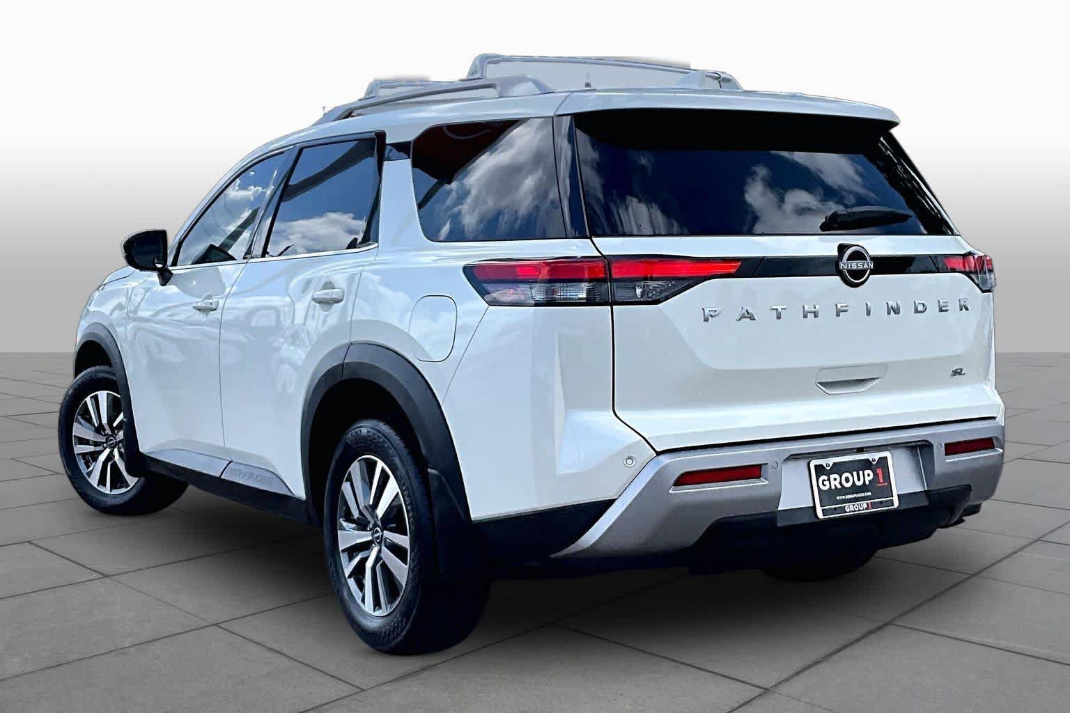 Certified 2024 Nissan Pathfinder SL FWD image 11
