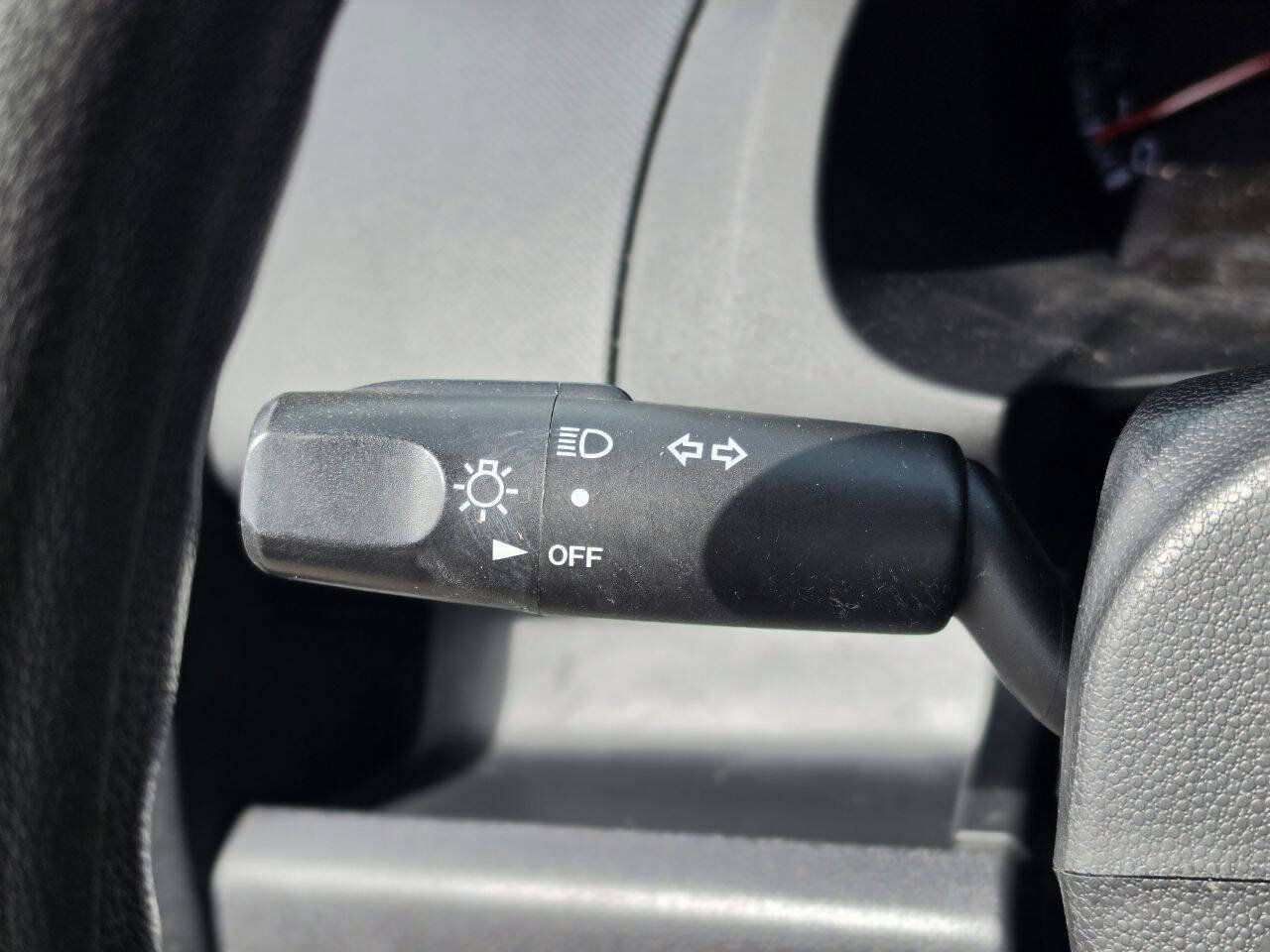 Used 2009 MAZDA MAZDA5 Sport FWD image 18