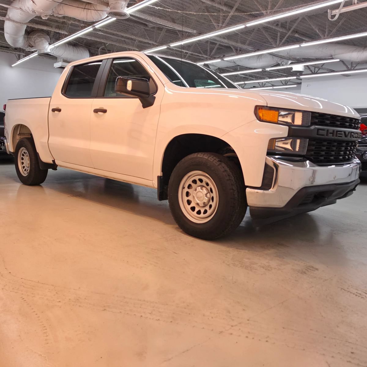 Used 2021 Chevrolet Silverado 1500 W/T w/ WT Value Package AWD/4WD image 19