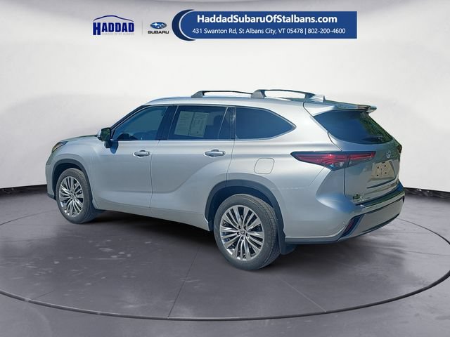 Used 2023 Toyota Highlander Platinum AWD/4WD image 3