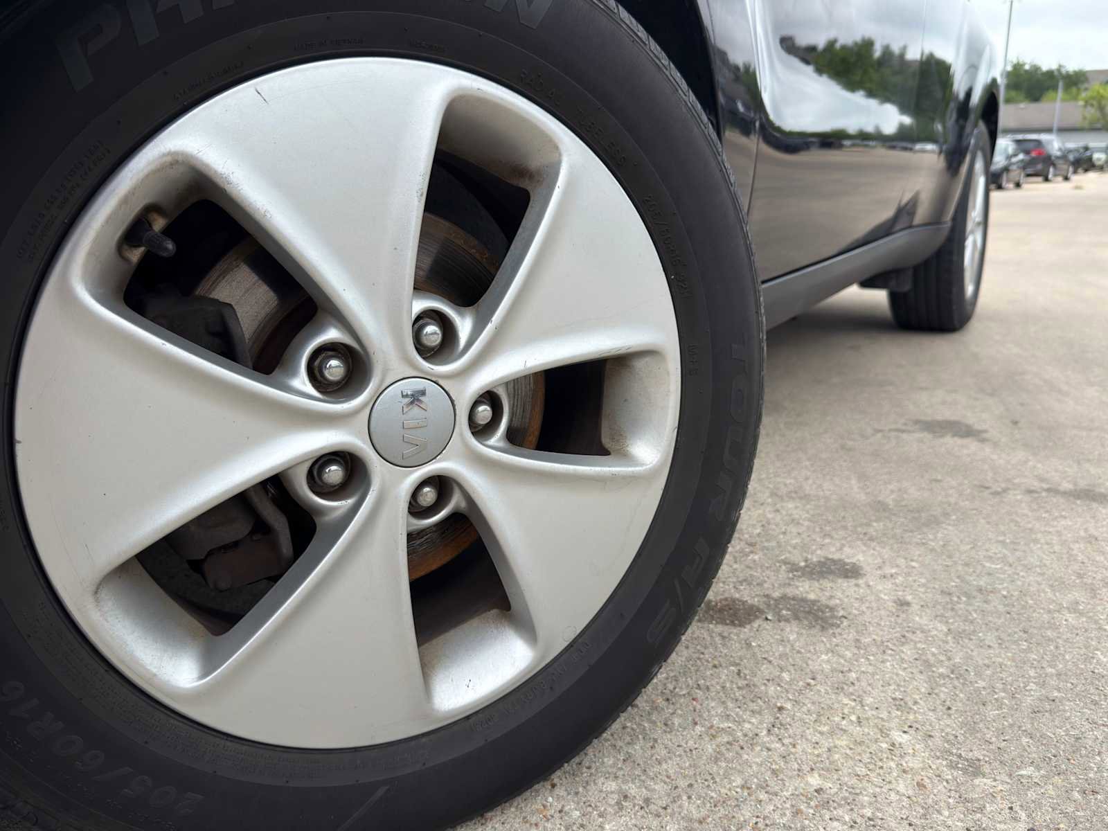 Used 2016 Kia Soul FWD image 2