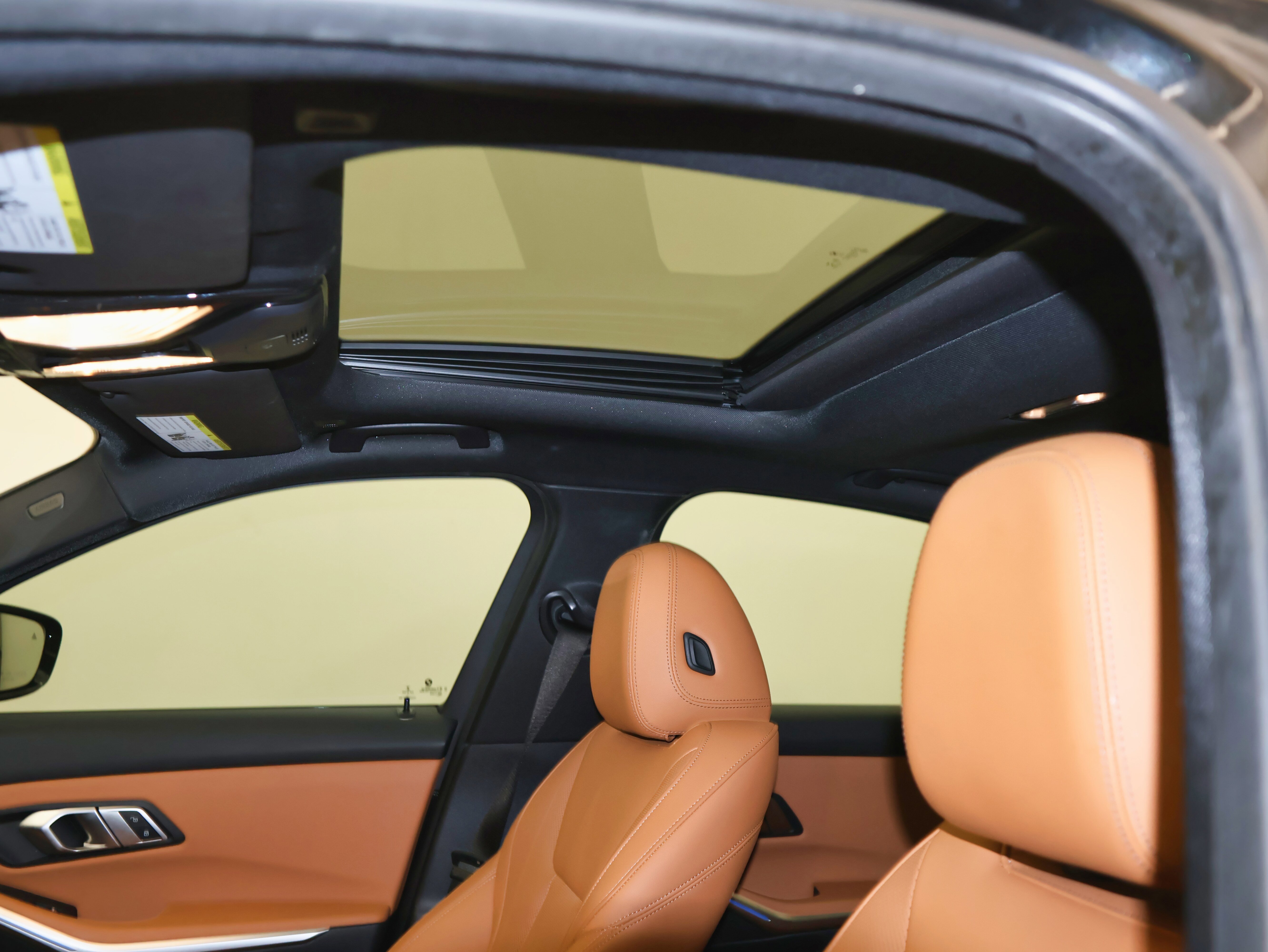 Used 2022 BMW 330e xDrive w/ M Sport Package image 14