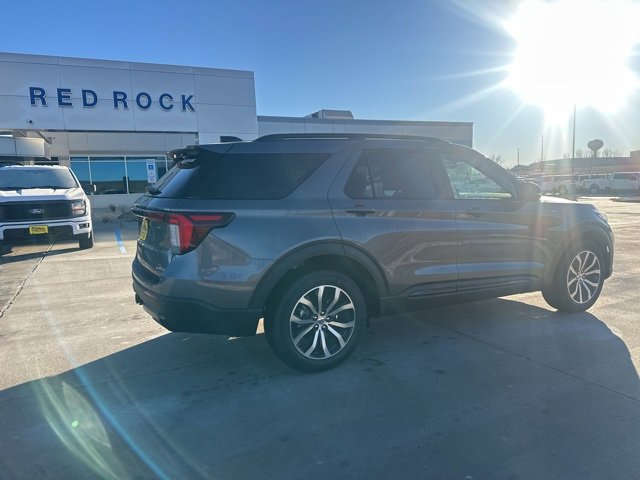 New 2026 Ford Explorer ST-Line image 3