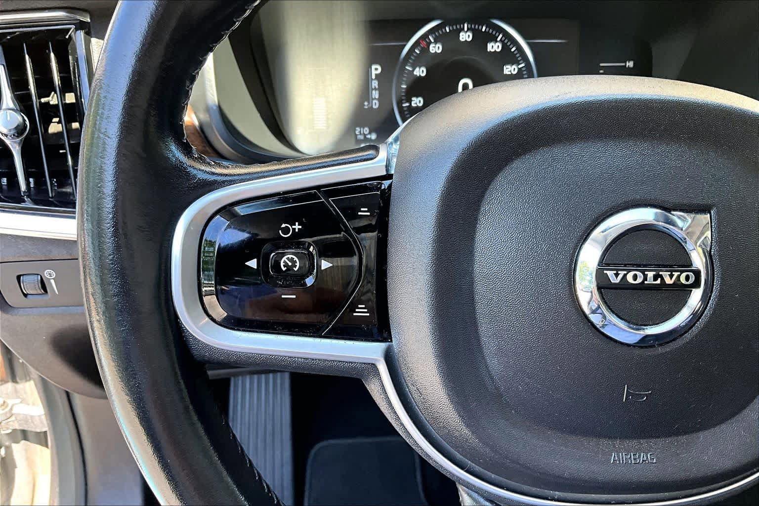 Used 2017 Volvo S90 T5 Momentum w/ Vision Package FWD image 24