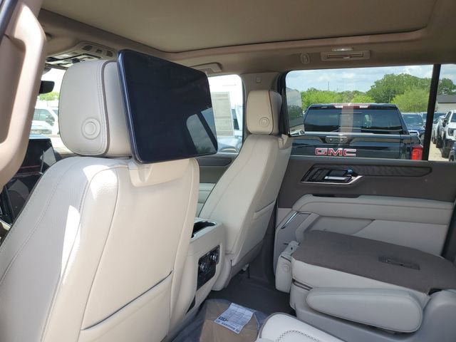 New 2026 GMC Yukon XL Denali w/ Denali Reserve Package AWD/4WD image 10