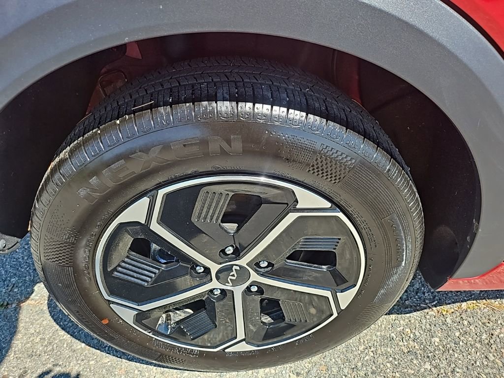 Used 2025 Kia Niro EX image 19