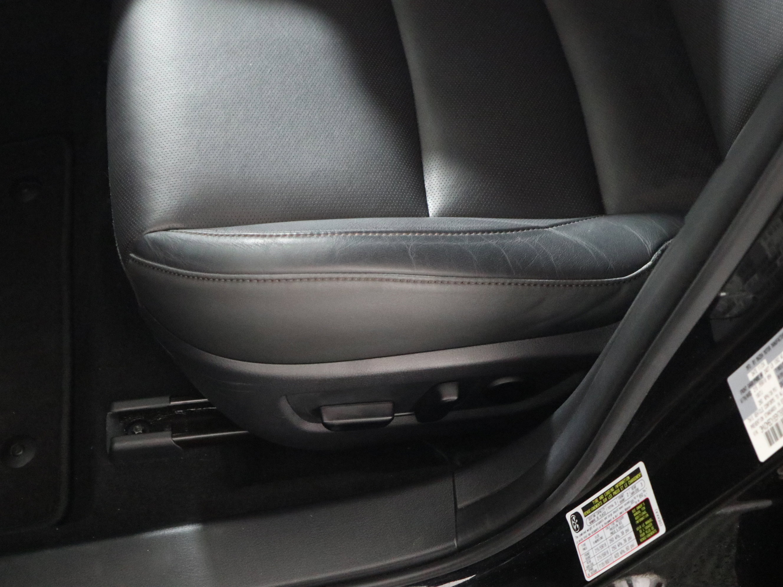 Certified 2025 MAZDA CX-30 2.5 Turbo w/ Premium Package image 22
