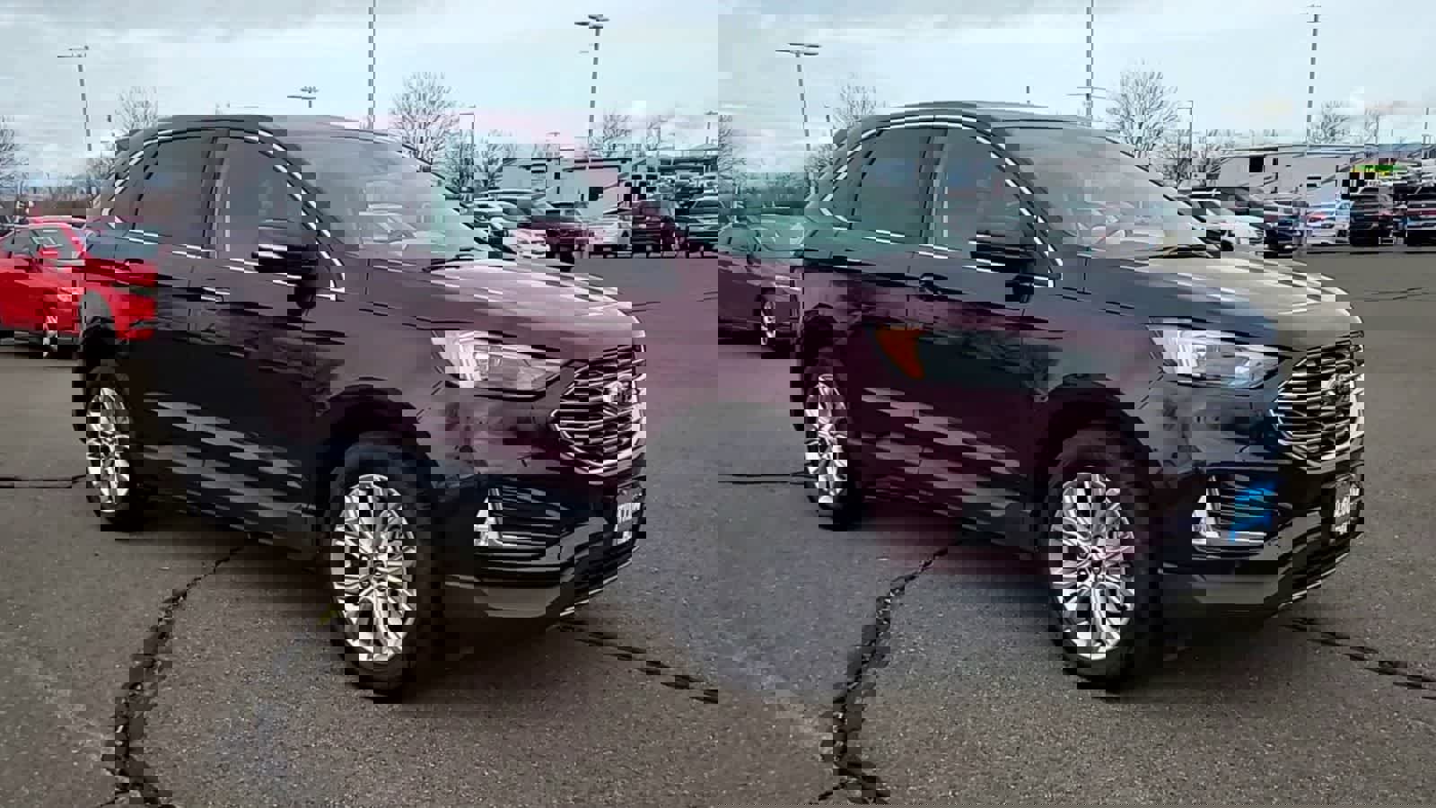 Used 2024 Ford Edge Titanium image 2