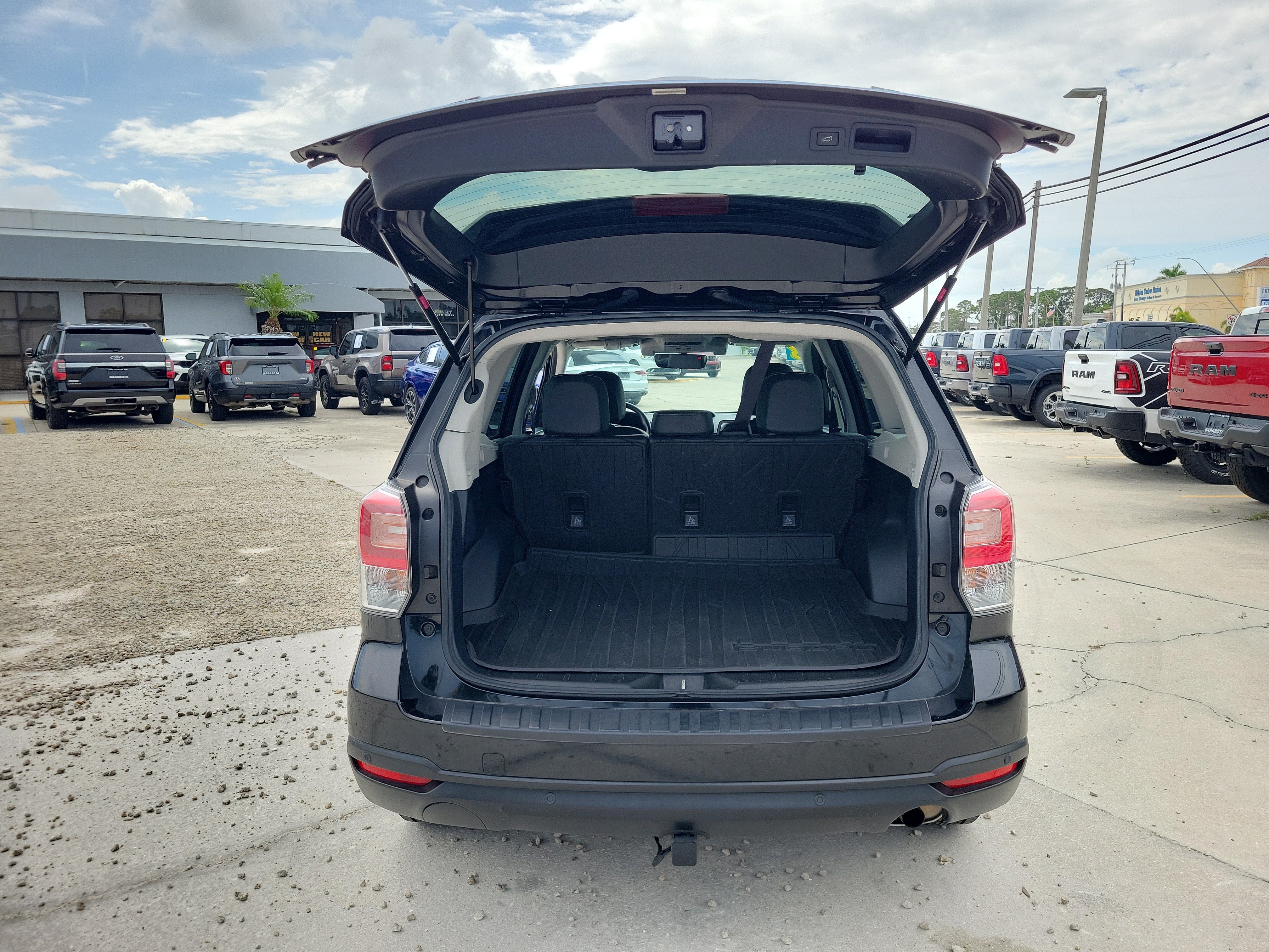 Used 2018 Subaru Forester 2.5i Touring AWD/4WD image 8