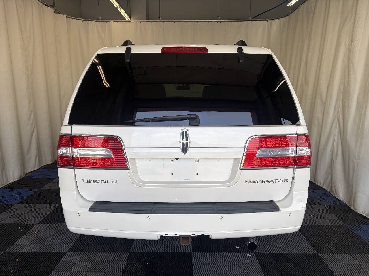 Used 2014 Lincoln Navigator L 4WD image 7