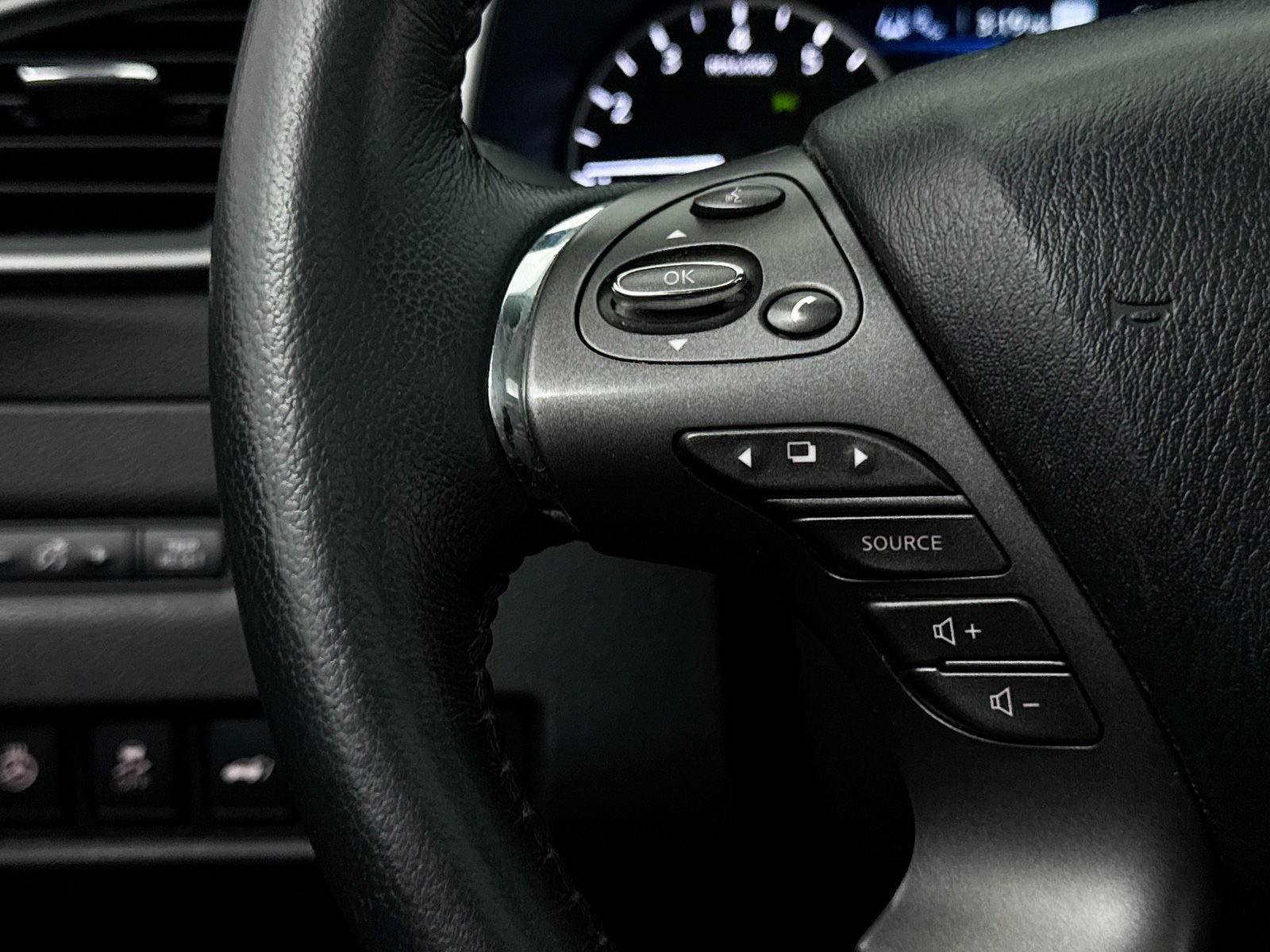Used 2020 Nissan Murano SL w/ Moonroof Package FWD image 33