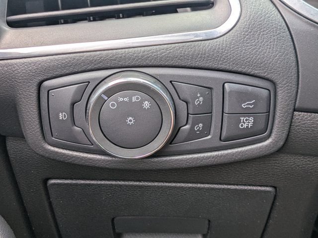 Used 2019 Ford Edge Titanium w/ Cold Weather Package AWD/4WD image 22