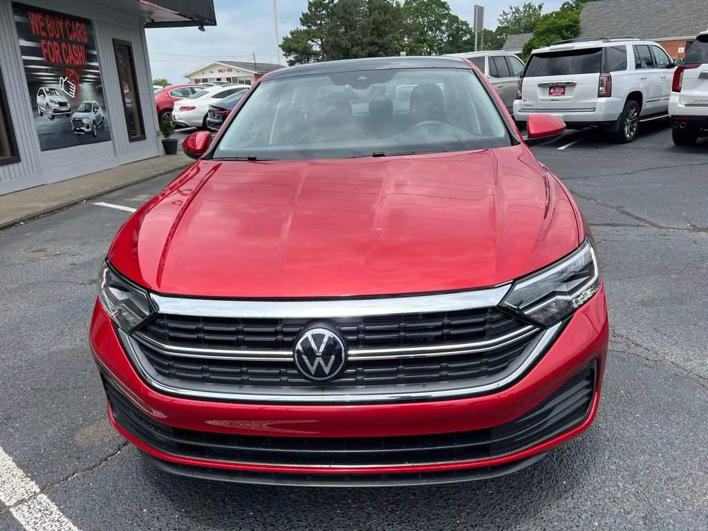 Used 2024 Volkswagen Jetta SE w/ Panoramic Sunroof Package image 3