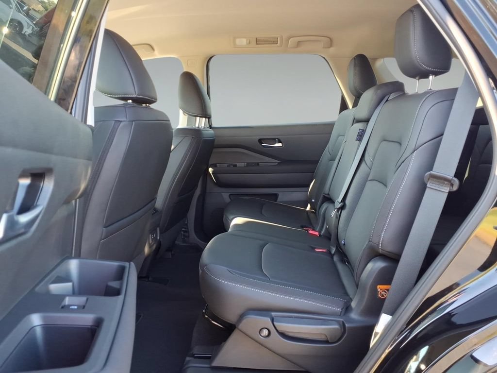 New 2026 Nissan Pathfinder SL FWD image 11