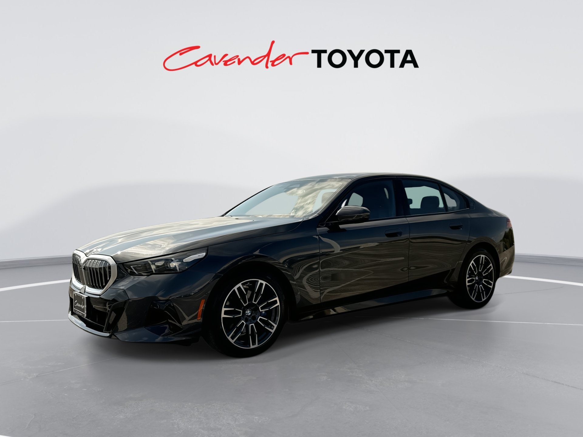 Used 2026 BMW 530i RWD image 1