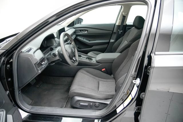 Used 2023 Honda Accord EX image 9
