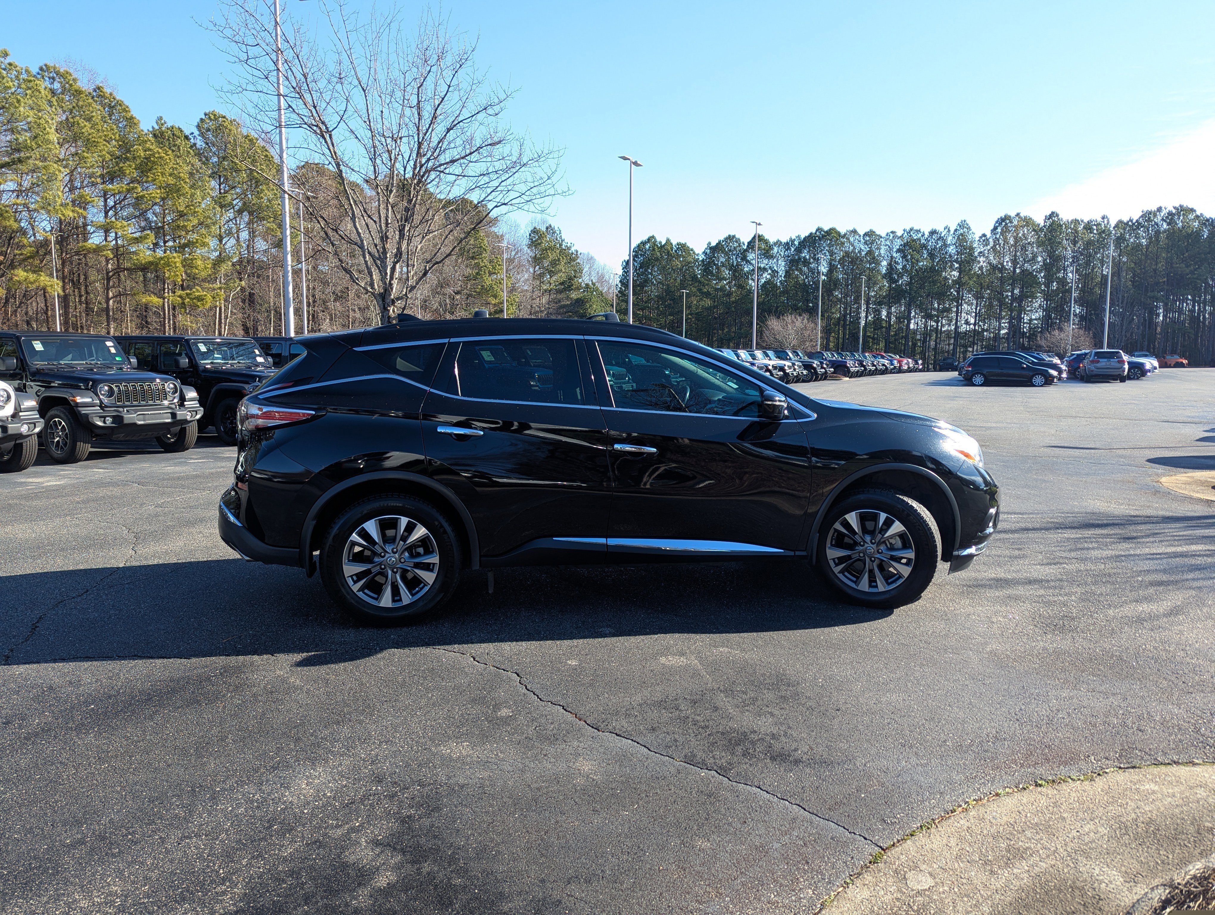 Used 2017 Nissan Murano SV image 4