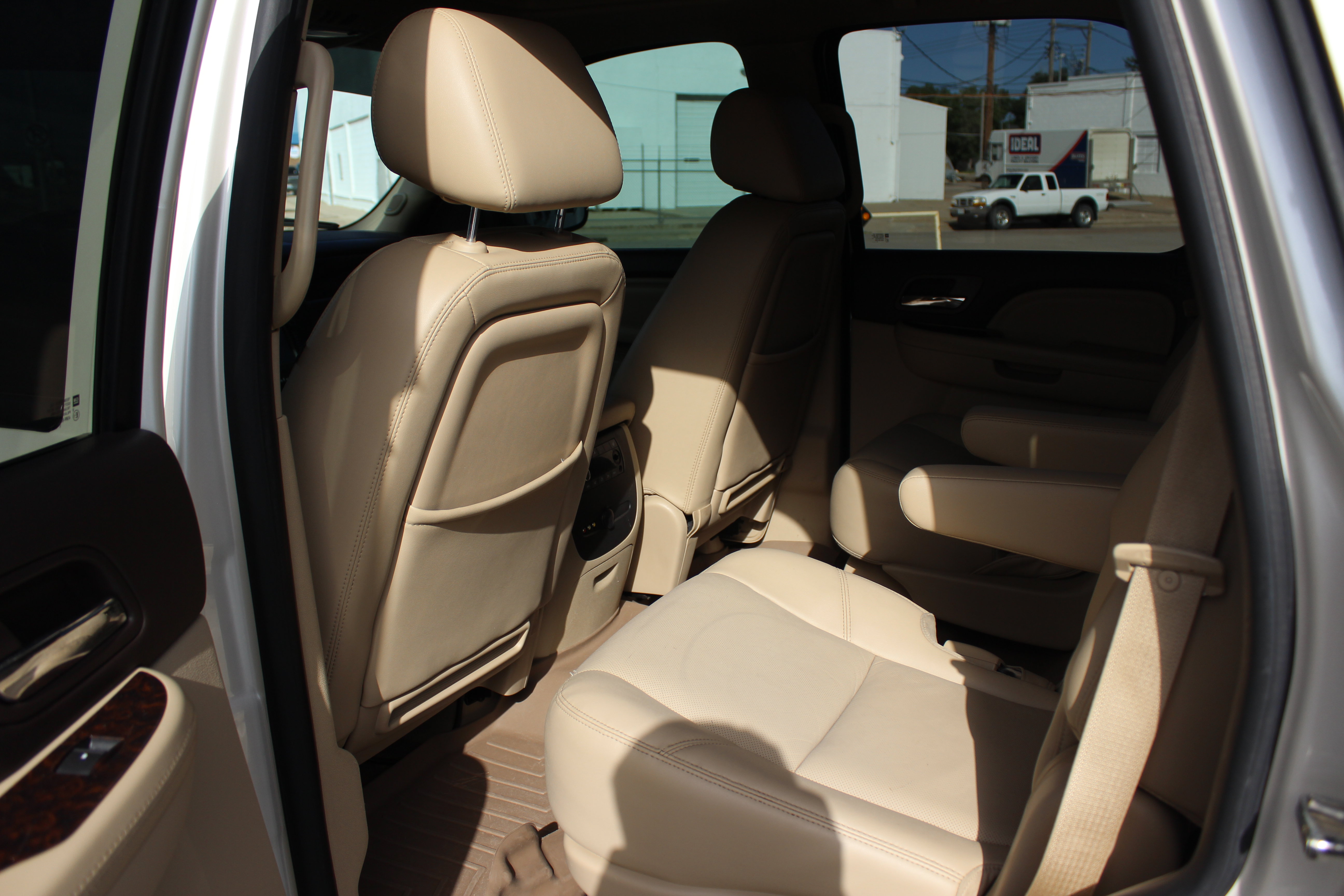 Used 2014 GMC Yukon Denali AWD/4WD image 17