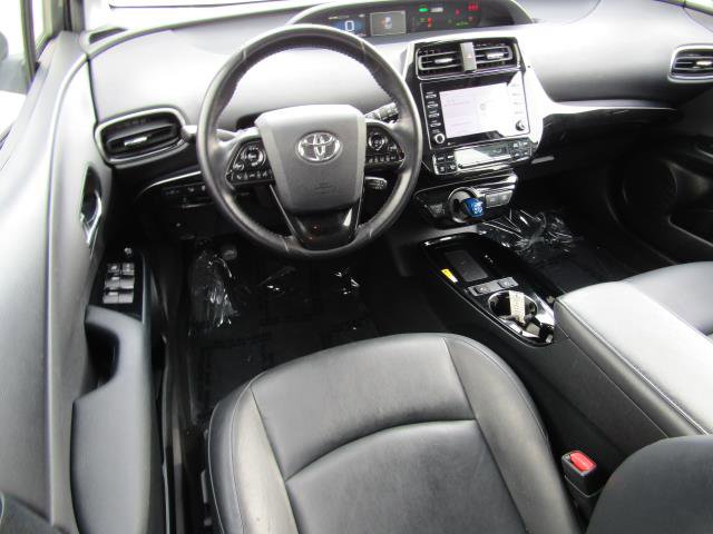 Used 2021 Toyota Prius XLE image 2