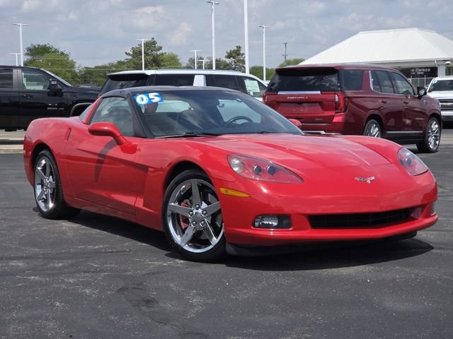 Used 2005 Chevrolet Corvette Coupe w/ Preferred Equipment Group RWD image 2