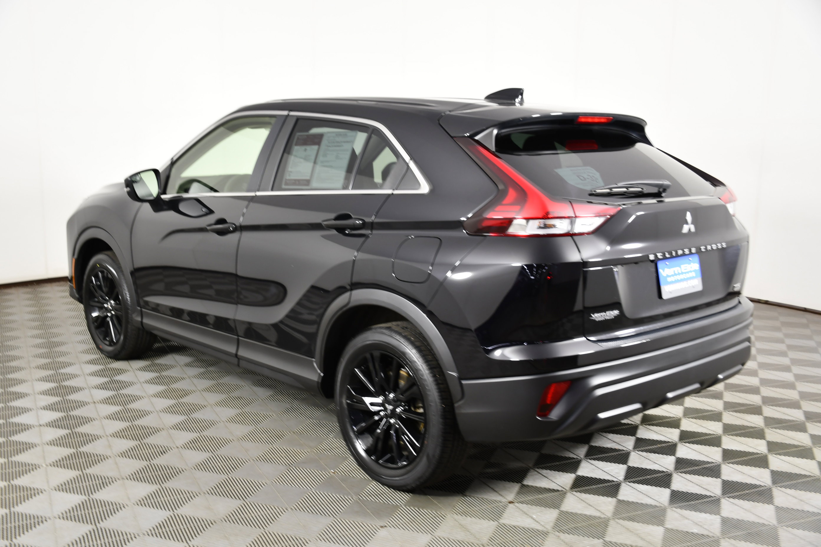 Used 2023 Mitsubishi Eclipse Cross LE AWD/4WD image 8