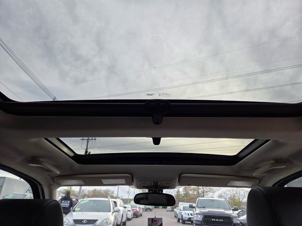 Used 2011 Land Rover LR2 HSE AWD/4WD image 18