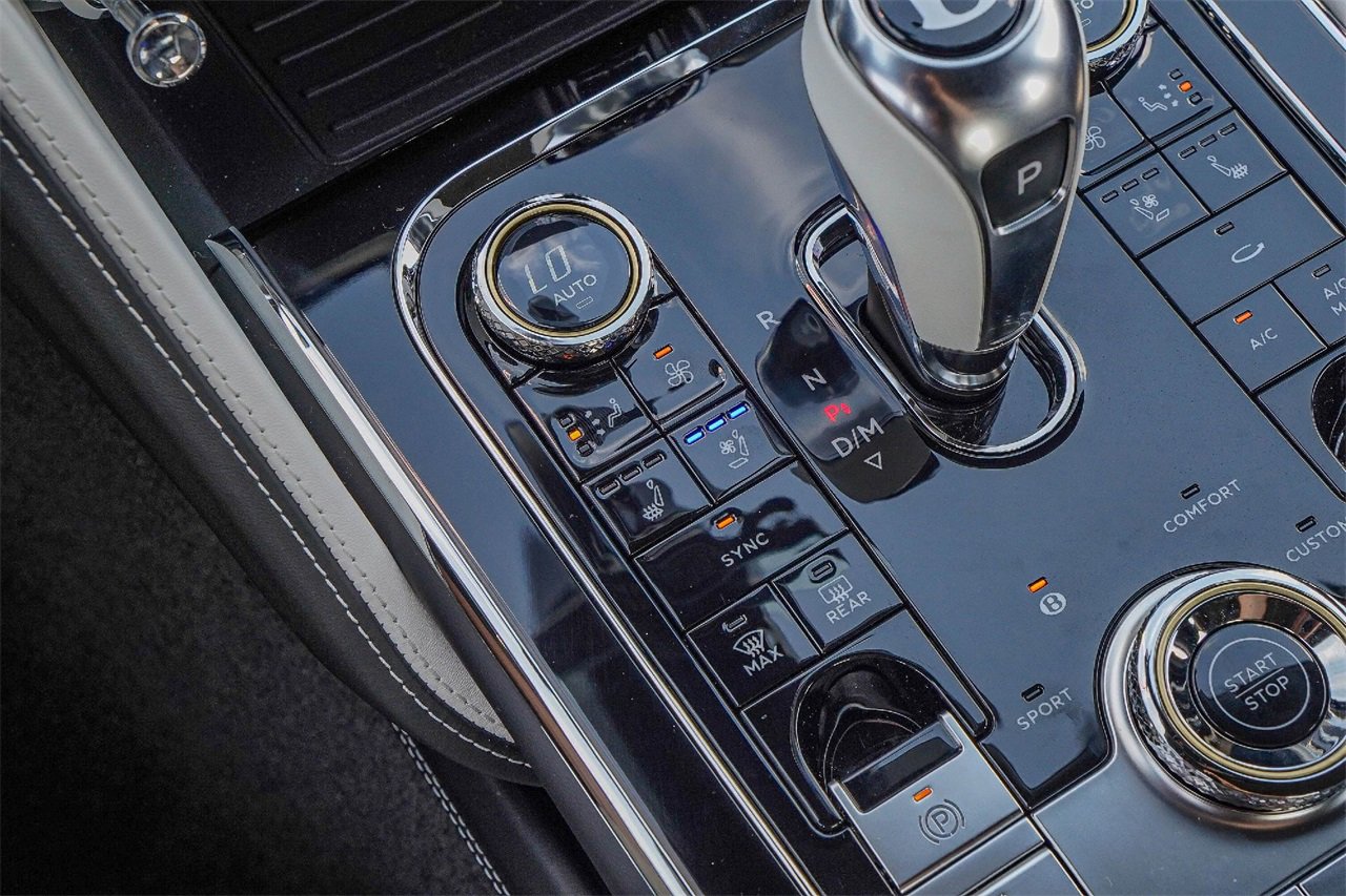 New 2026 Bentley Flying Spur Plug-In Hybrid image 28