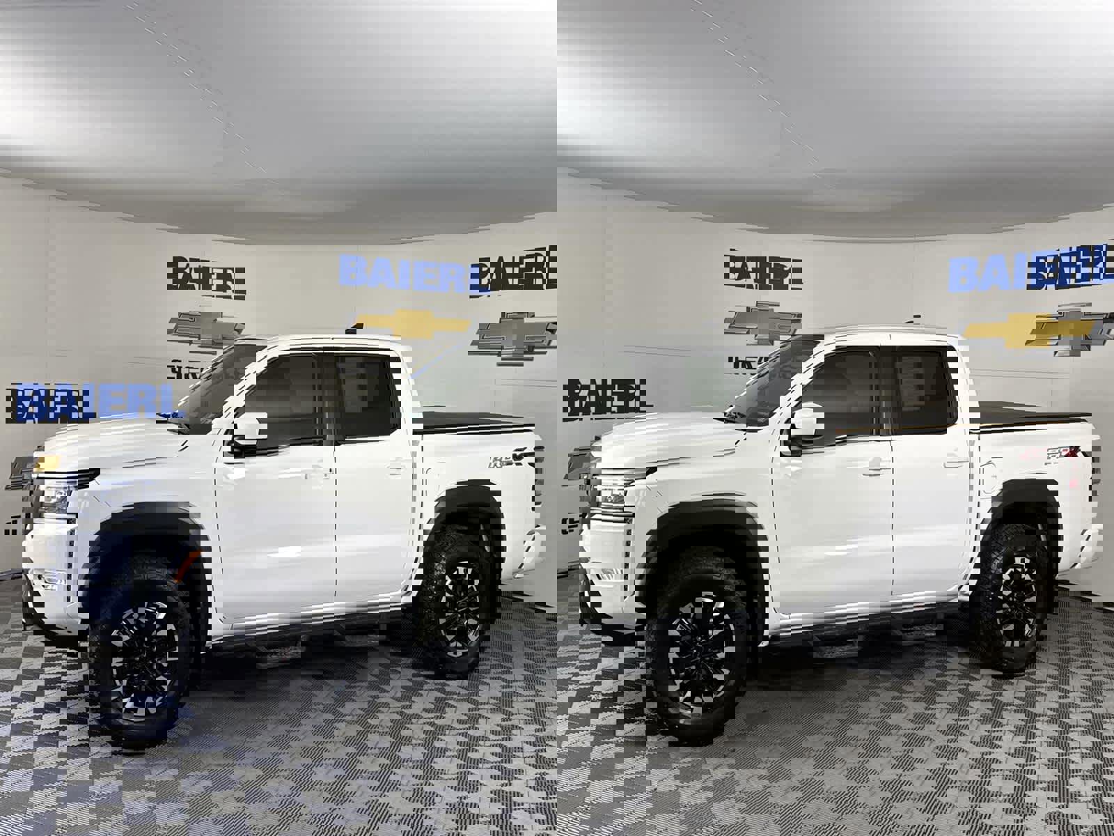 Used 2024 Nissan Frontier PRO-4X w/ Technology Package image 2