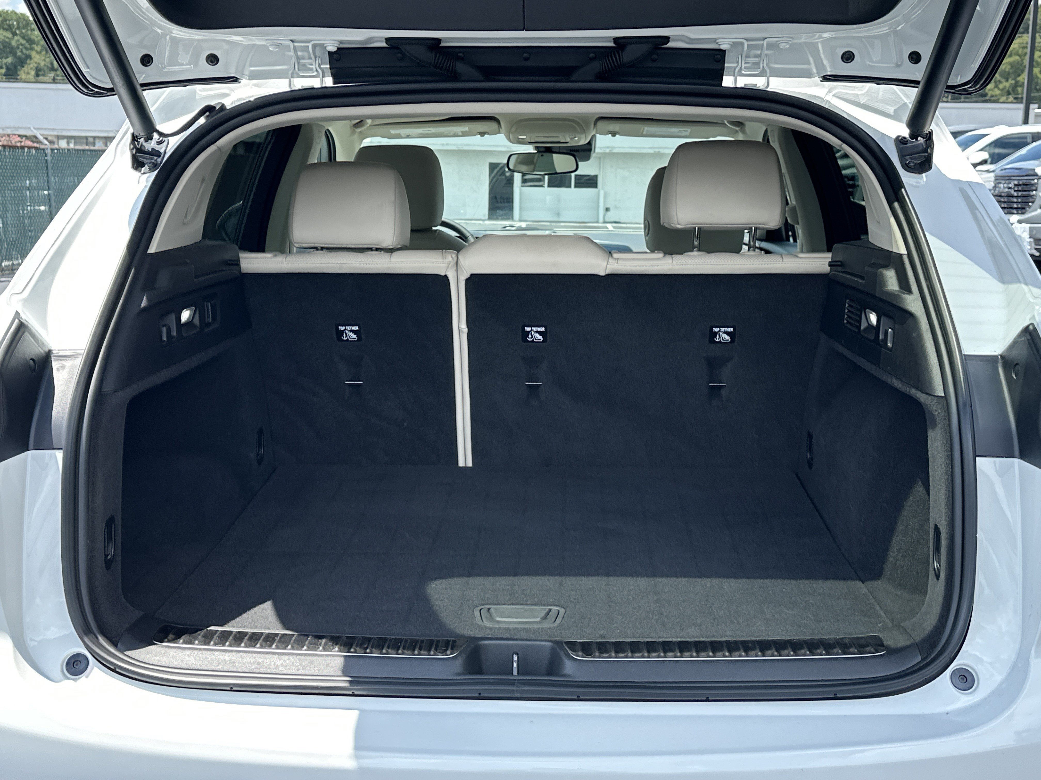 Used 2021 Buick Envision Essence w/ Technology Package I FWD image 14