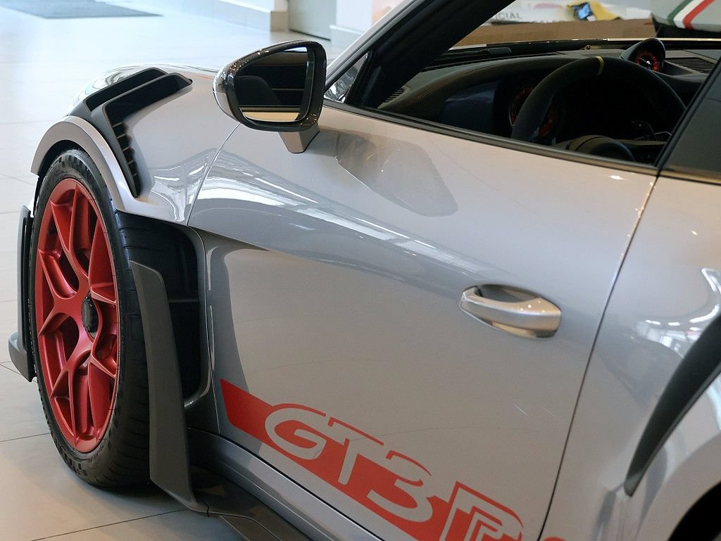 Used 2025 Porsche 911 GT3 RS RWD image 60