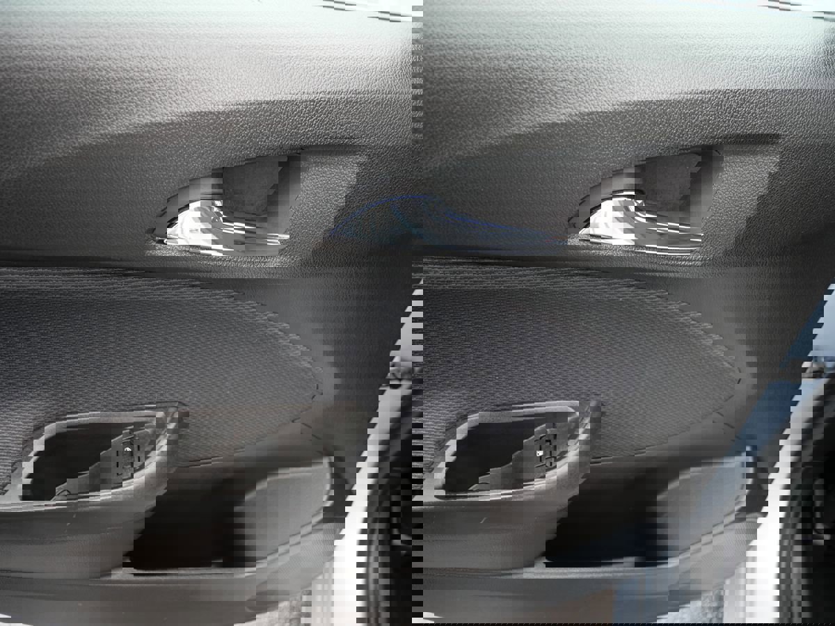 Used 2017 Chevrolet Cruze LT w/ Convenience Package image 24