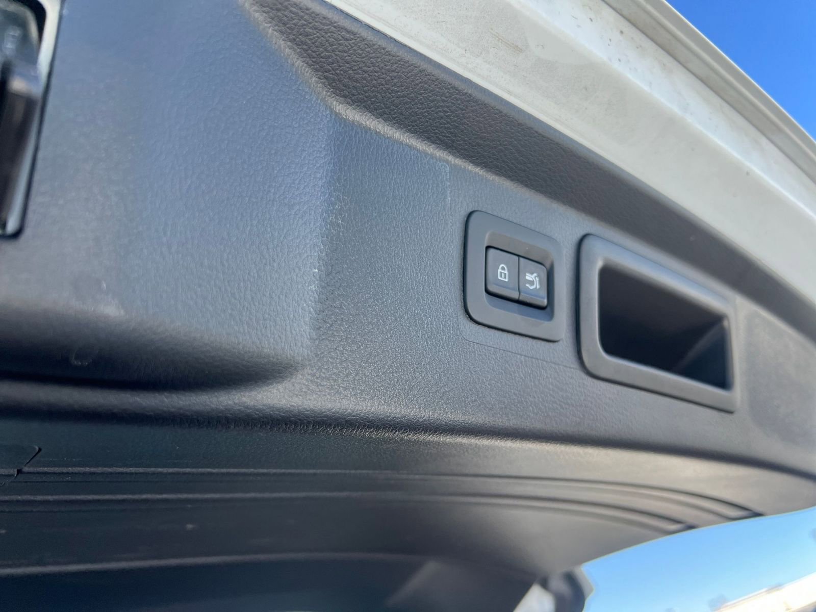 Used 2025 MAZDA CX-50 AWD 2.5 S w/ Premium Package image 21