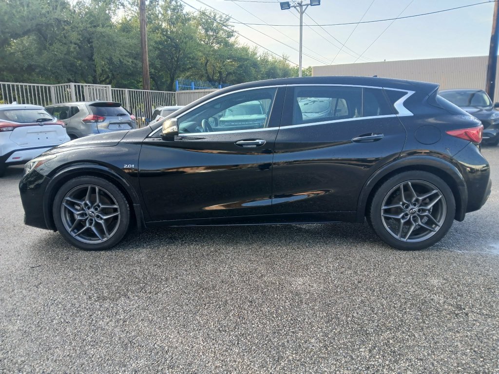 Used 2018 INFINITI QX30 Sport w/ Cargo Package FWD image 4