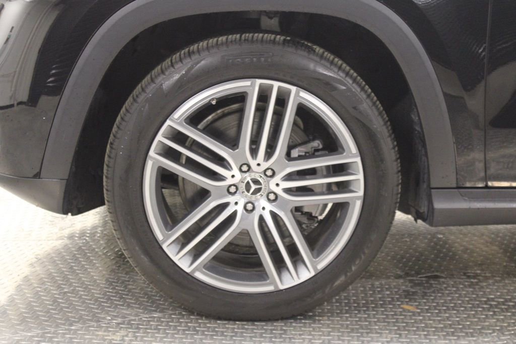 Used 2024 Mercedes-Benz GLS 450 4MATIC image 13