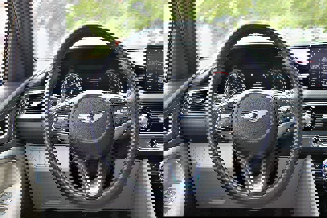 Used 2022 Genesis G70 2.0T RWD image 27