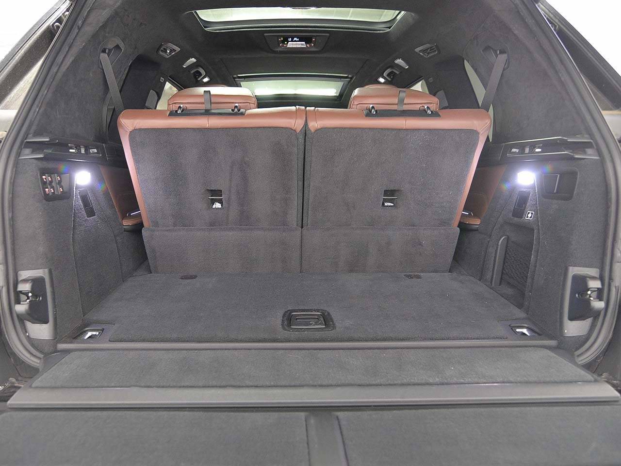 Used 2020 BMW X7 M50i w/ Dynamic Handling Package image 13