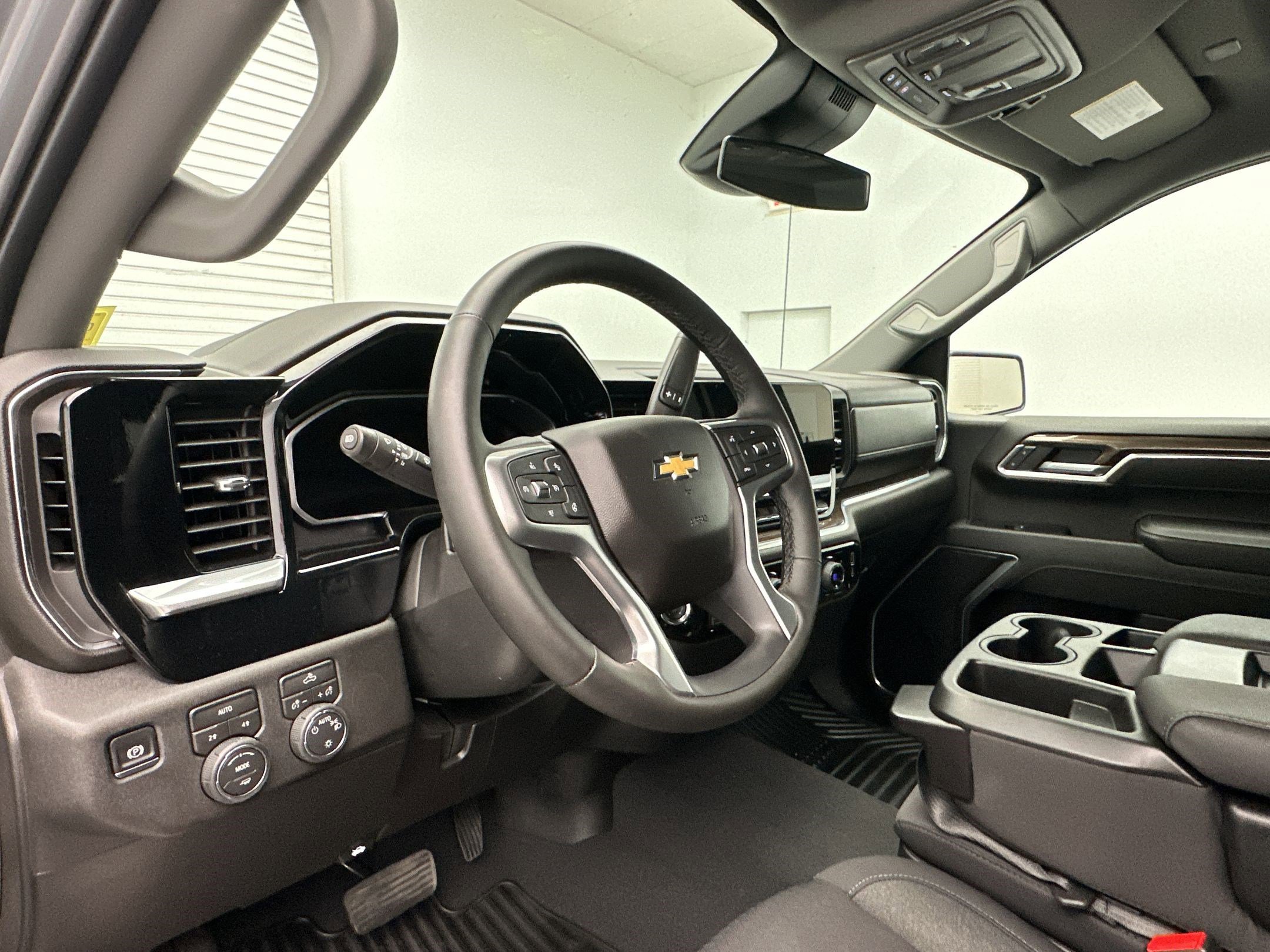 New 2026 Chevrolet Silverado 1500 LT image 4